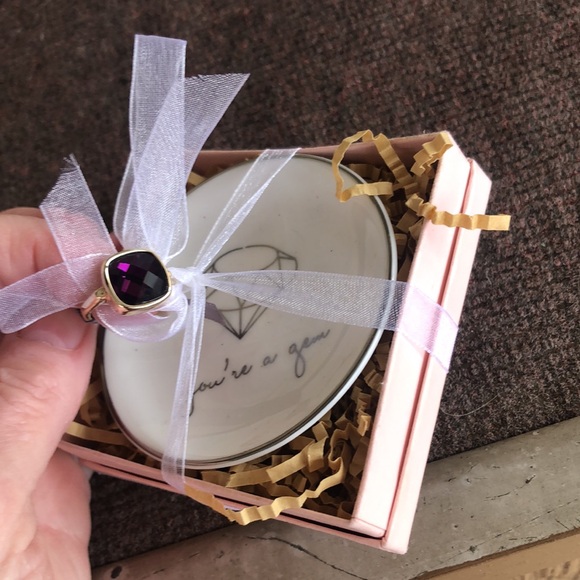 New Sterling Silver plated Zinc Ring in a gift box with a small plate! - Picture 7 of 11